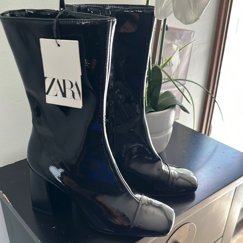 Zara Women's Black Ankle Boots